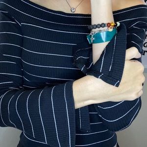 Off-the-shoulder long-sleeve